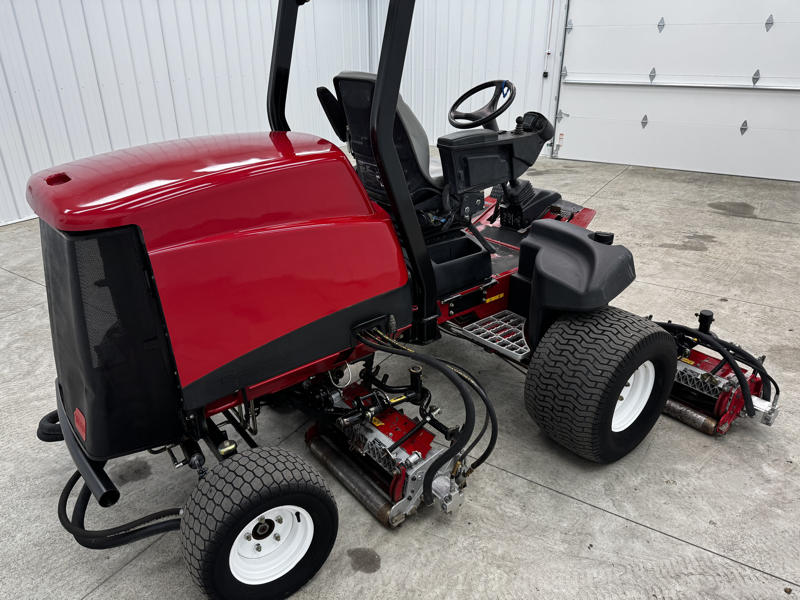 226-419_Toro-Reelmaster-5610-Diesel-4WD-Fairway-Mower-6-800×600-1