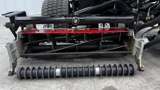 226-421_Toro-Reelmaster-3100-Diesel-3WD-Sidewinder-Triplex-Mower-1-800×600-1