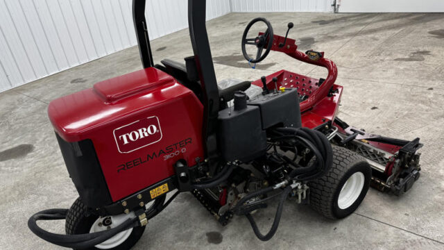 226-421_Toro-Reelmaster-3100-Diesel-3WD-Sidewinder-Triplex-Mower-4-800×600-1