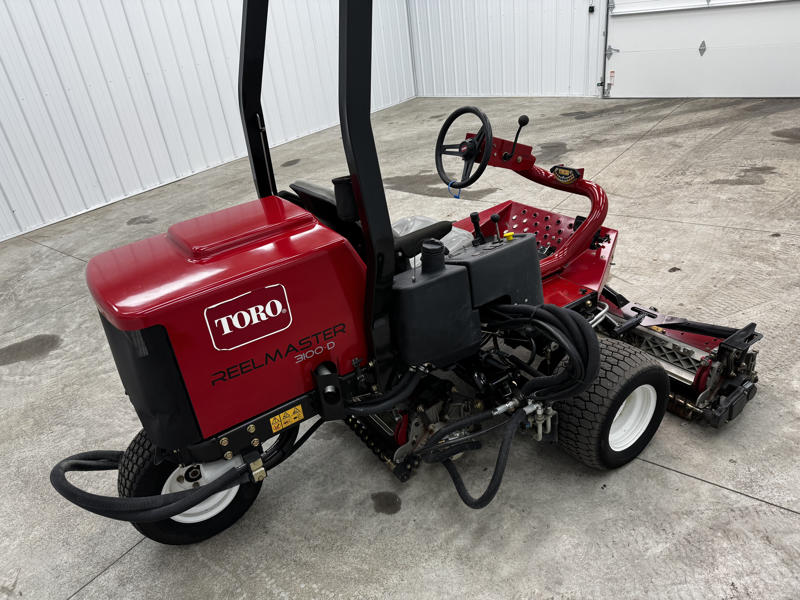 226-421_Toro-Reelmaster-3100-Diesel-3WD-Sidewinder-Triplex-Mower-4-800×600-1