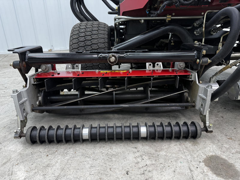 226-422_Toro-Reelmaster-3100-Diesel-3WD-Sidewinder-Triplex-Mower-1-800×600-1