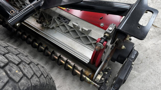 226-422_Toro-Reelmaster-3100-Diesel-3WD-Sidewinder-Triplex-Mower-2-800×600-1