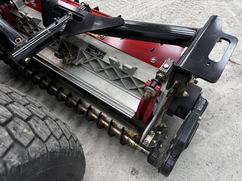 226-422_Toro-Reelmaster-3100-Diesel-3WD-Sidewinder-Triplex-Mower-2-800×600-1