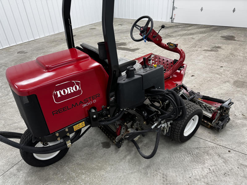 226-422_Toro-Reelmaster-3100-Diesel-3WD-Sidewinder-Triplex-Mower-4-800×600-1