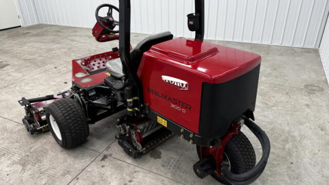 226-422_Toro-Reelmaster-3100-Diesel-3WD-Sidewinder-Triplex-Mower-5-800×600-1