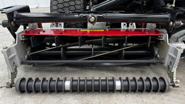 226-423_Toro-Reelmaster-3100-Diesel-3WD-Sidewinder-Triplex-Mower-1-800×600-1