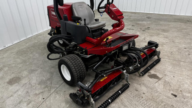 226-423_Toro-Reelmaster-3100-Diesel-3WD-Sidewinder-Triplex-Mower-3-800×600-1