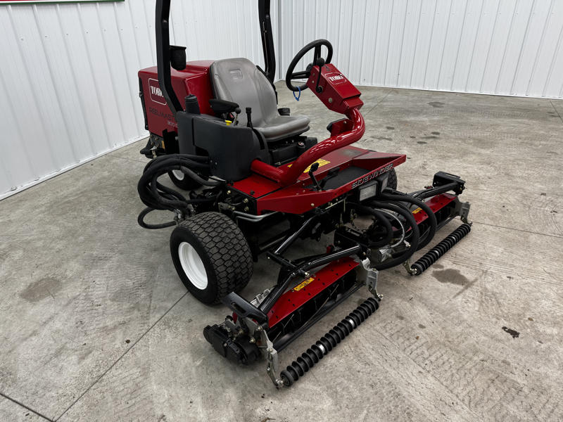 226-423_Toro-Reelmaster-3100-Diesel-3WD-Sidewinder-Triplex-Mower-3-800×600-1