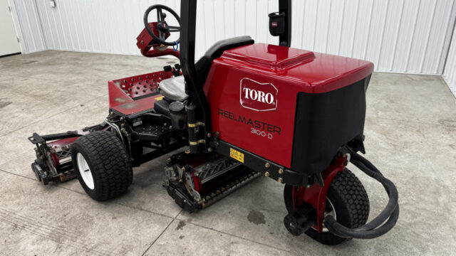 226-423_Toro-Reelmaster-3100-Diesel-3WD-Sidewinder-Triplex-Mower-6-800×600-1