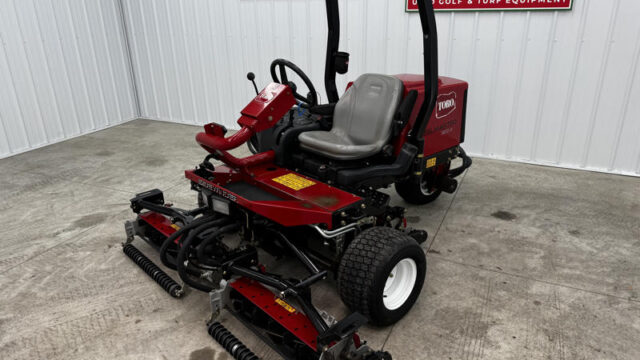 226-423_Toro-Reelmaster-3100-Diesel-3WD-Sidewinder-Triplex-Mower-8-800×600-1