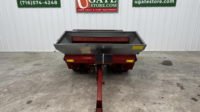 226-424_Toro-Top-Dresser-2500-Pull-Behind-Turf-and-Field-Top-Dresser-6-800×600-1