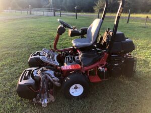 2018 Toro 3300 Greensmaster w/ Groomers, Baskets