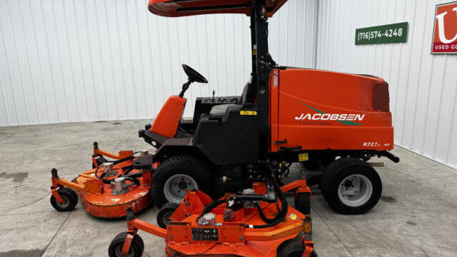 Jacobsen-R311T-Diesel-4WD-Wide-Area-Mower-4-800×600-1