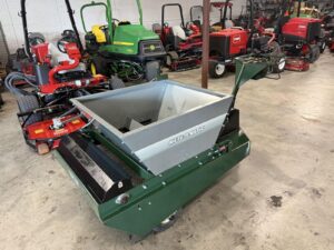 TURFCO METE-R-MATIC Self Propelled Top Dresser