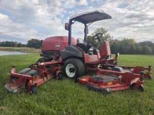 2015 Toro 5900D 100hp 16′ rotary mower with Cummins Diesel Engine!