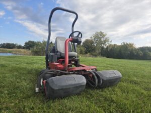 Toro 3150Q with approx 1302 hours!