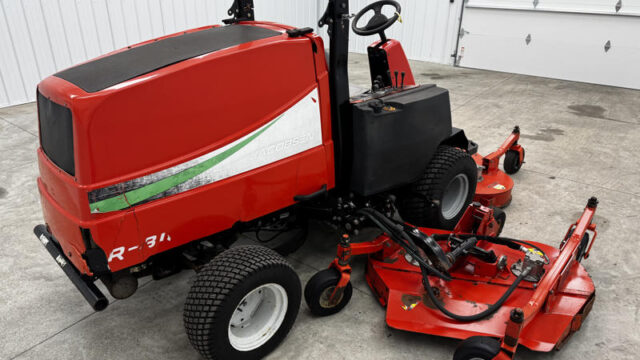 223-299_Jacobsen-R311T-Diesel-4WD-Wide-Area-Mower-3-800×600-1