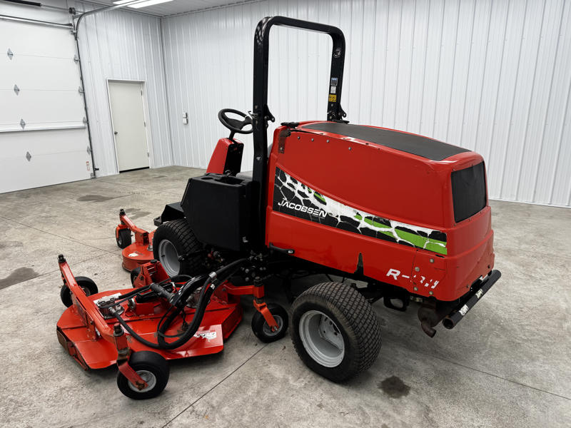 223-299_Jacobsen-R311T-Diesel-4WD-Wide-Area-Mower-4-800×600-1