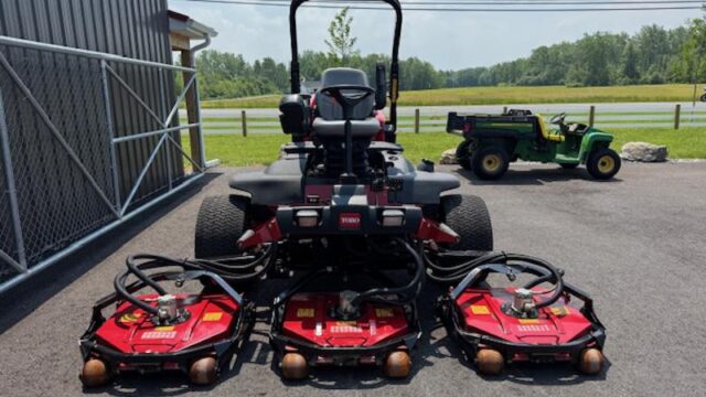 225-246_Toro-Groundsmaster-4500-Diesel-4WD-Contouring-Mower-4-800×600-1