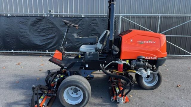 225-423_Jacobsen-SLF-530-Diesel-3WD-Fairway-Mower-2-800×600-1