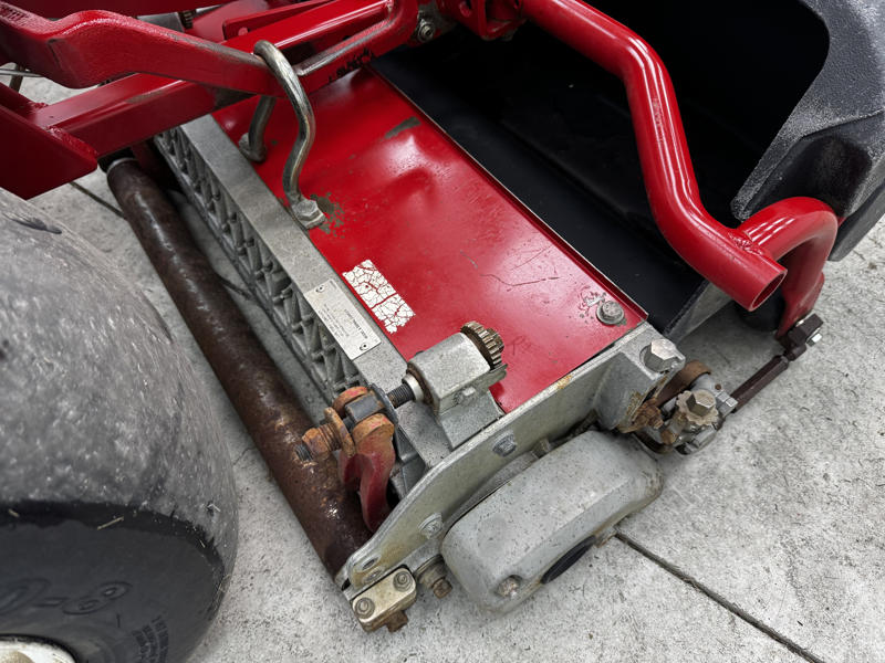 226-401_Toro-Greensmaster-3250-Diesel-3WD-Greensmower-3-800×600-1