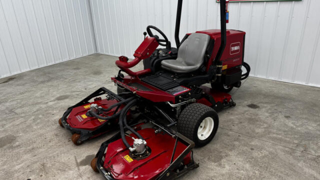 226-417_Toro-Groundsmaster-3500-Sidewinder-Diesel-3WD-Contouring-Mower-7-800×600-1