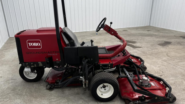 226-432_Toro-Groundsmaster-3505-2WD-Diesel-Contouring-Mower-2-800×600-1