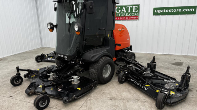 Jacobsen-HR800-Diesel-4WD-Climate-Controlled-Cab-Wide-Area-Mower-7-800×600-1