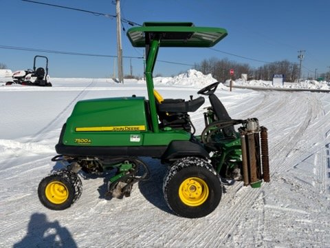 065363johndeere1.jpg.7c15c5f0da304971741eec013100fbea.jpg