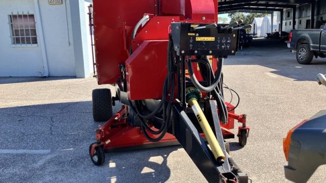 2020_Toro_Versa_Vac_Used_Sweeper_Vac_Statewide_Turf_Equipment_100V-028(1(6).jpg.6009170e5043d5598b9ab25f7a69bc72.jpg