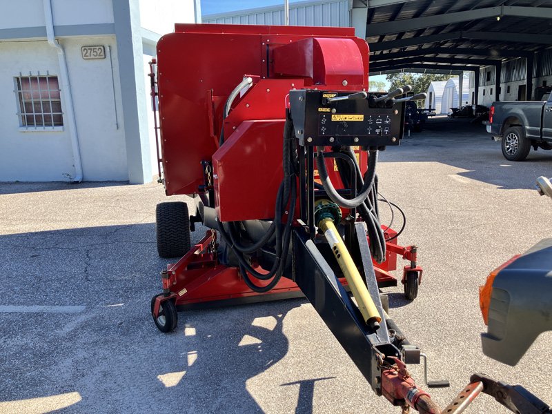 2020_Toro_Versa_Vac_Used_Sweeper_Vac_Statewide_Turf_Equipment_100V-028(1(6).jpg.6009170e5043d5598b9ab25f7a69bc72.jpg