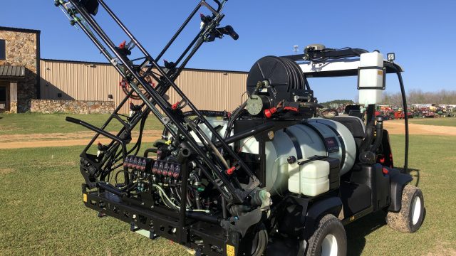 56373-Toro-sprayer(12).JPG.3fd00a3db28773b4556cb4fee0e394d4.JPG