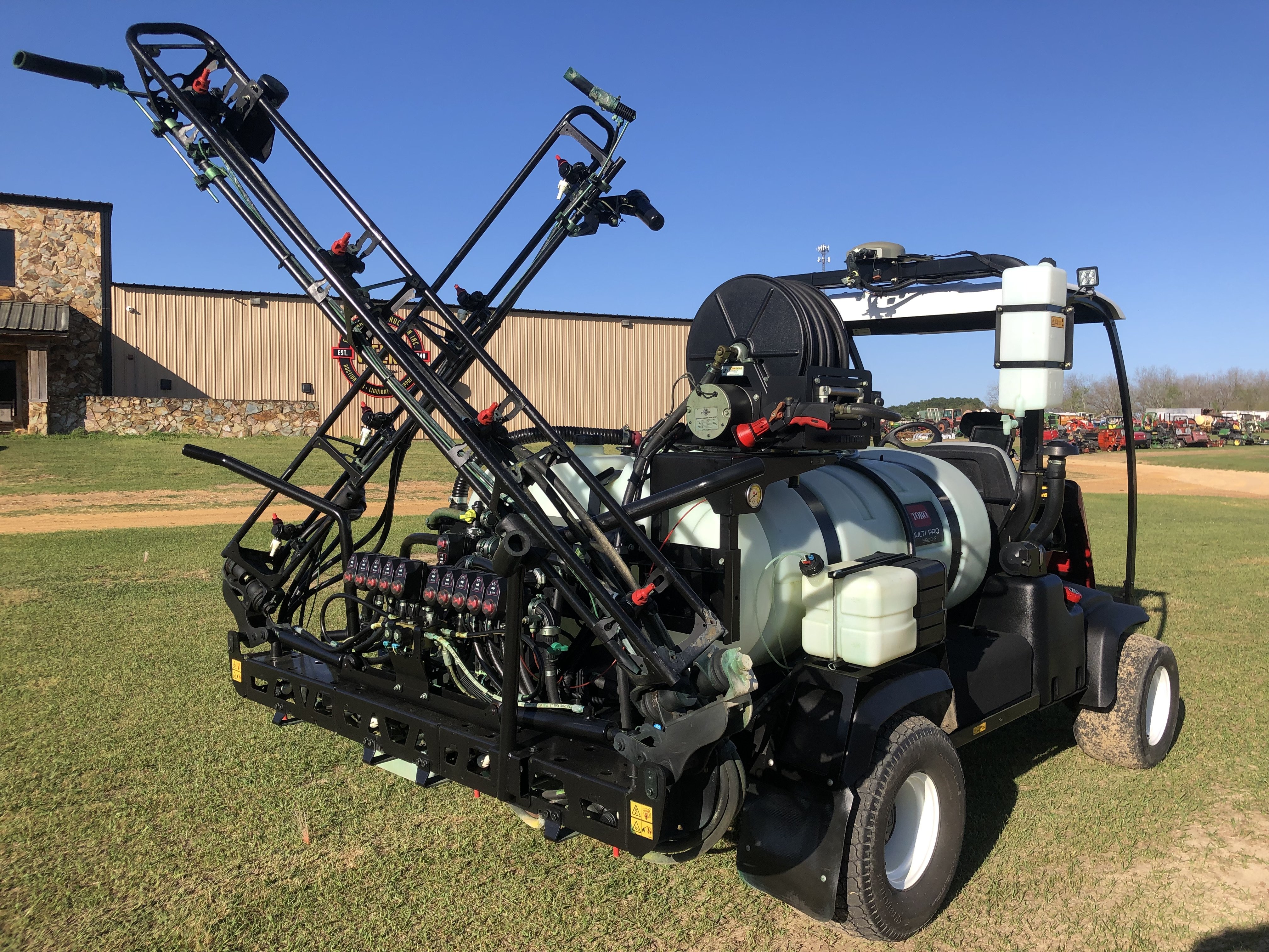 56373-Toro-sprayer(12).JPG.3fd00a3db28773b4556cb4fee0e394d4.JPG