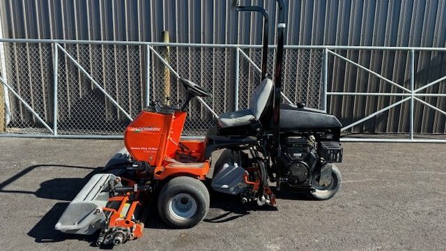 IMG_6451UsedJacobsenGreenkingIV-DGreensMowerforsale.jpg.f02cc20502e99eec187f2d1e81554463.jpg