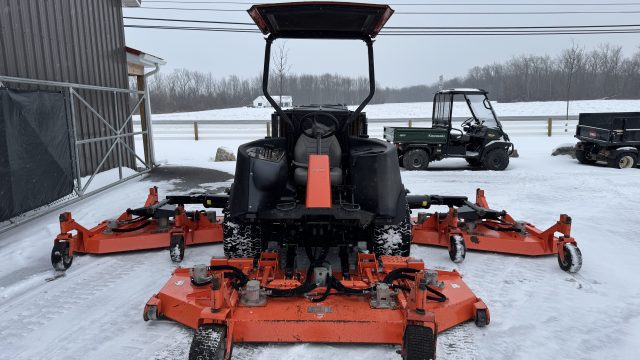 Jacobsen-9016-mower-1.jpeg.c89fa44bc293bdc5b96c0a0e654e90c8.jpeg