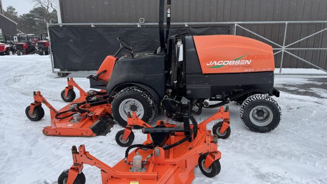 Jacobsen-9016-mower-3.jpeg.a4f76644e06a89c10e8721b9024e7c0c.jpeg