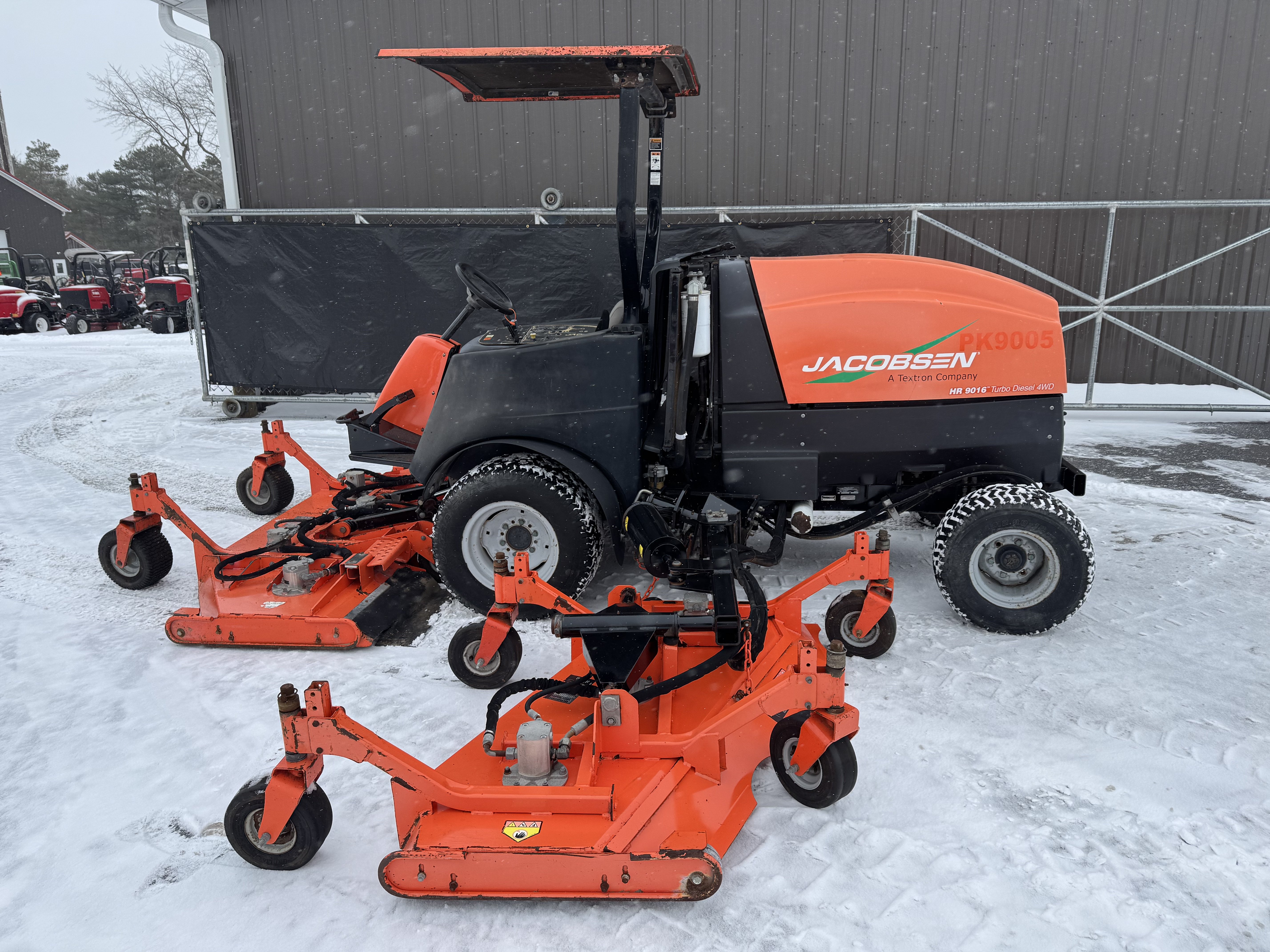 Jacobsen-9016-mower-3.jpeg.a4f76644e06a89c10e8721b9024e7c0c.jpeg