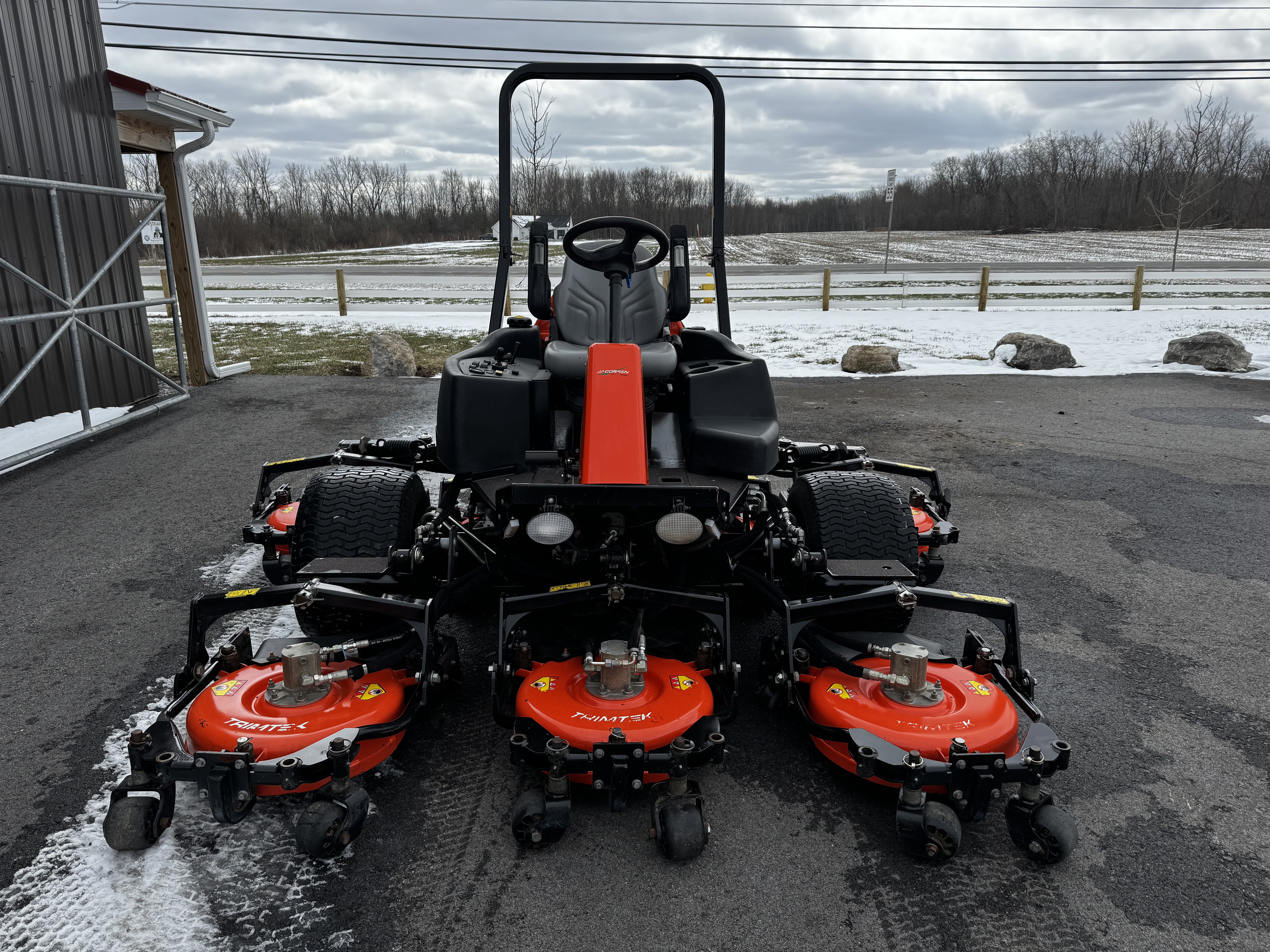 Jacobsen-AR722-Diesel-4WD-Contour-Rotary-Mower-7.jpg.ccd8deffaffde30efec0007ceb737f0a.jpg