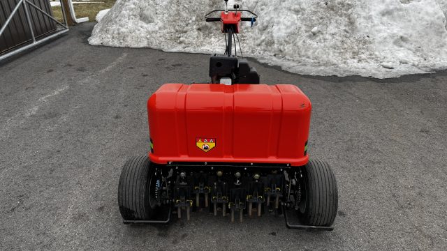 Jacobsen-Greensaire-24-GA24-Walk-Behind-Aerator-3.jpg.ecb7738a429482c3c4961a390eab1d24.jpg