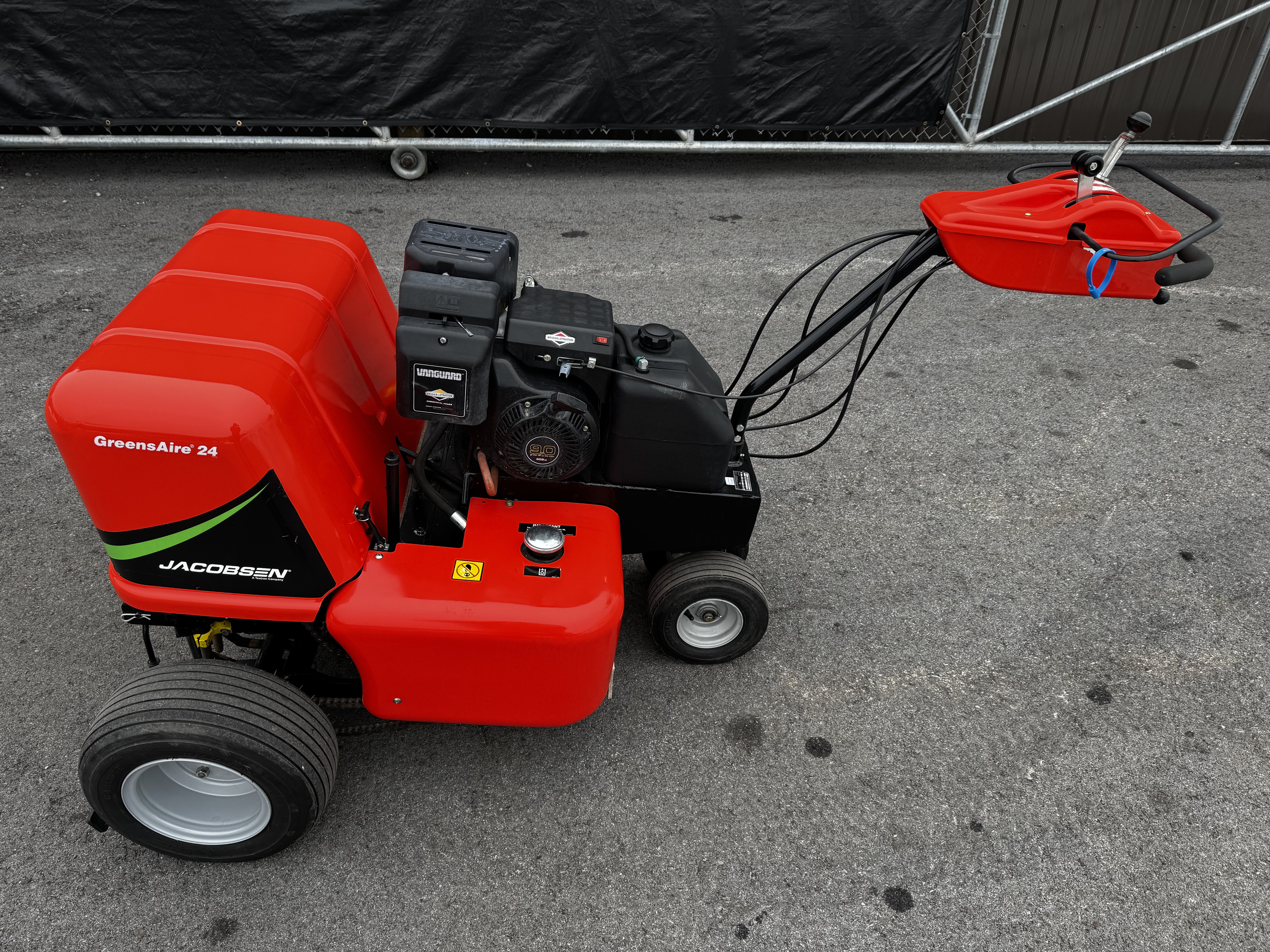 Jacobsen-Greensaire-24-GA24-Walk-Behind-Aerator-5.jpg.367b7b1f5a8d0da338abe3feac668c9d.jpg