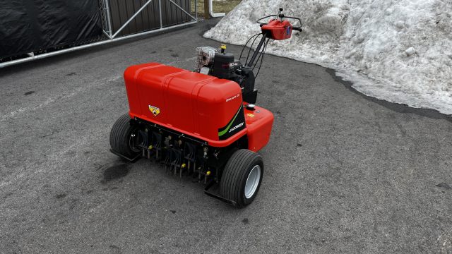Jacobsen-Greensaire-24-GA24-Walk-Behind-Aerator-6.jpg.cb7d543235690768e10ccac6abade104.jpg