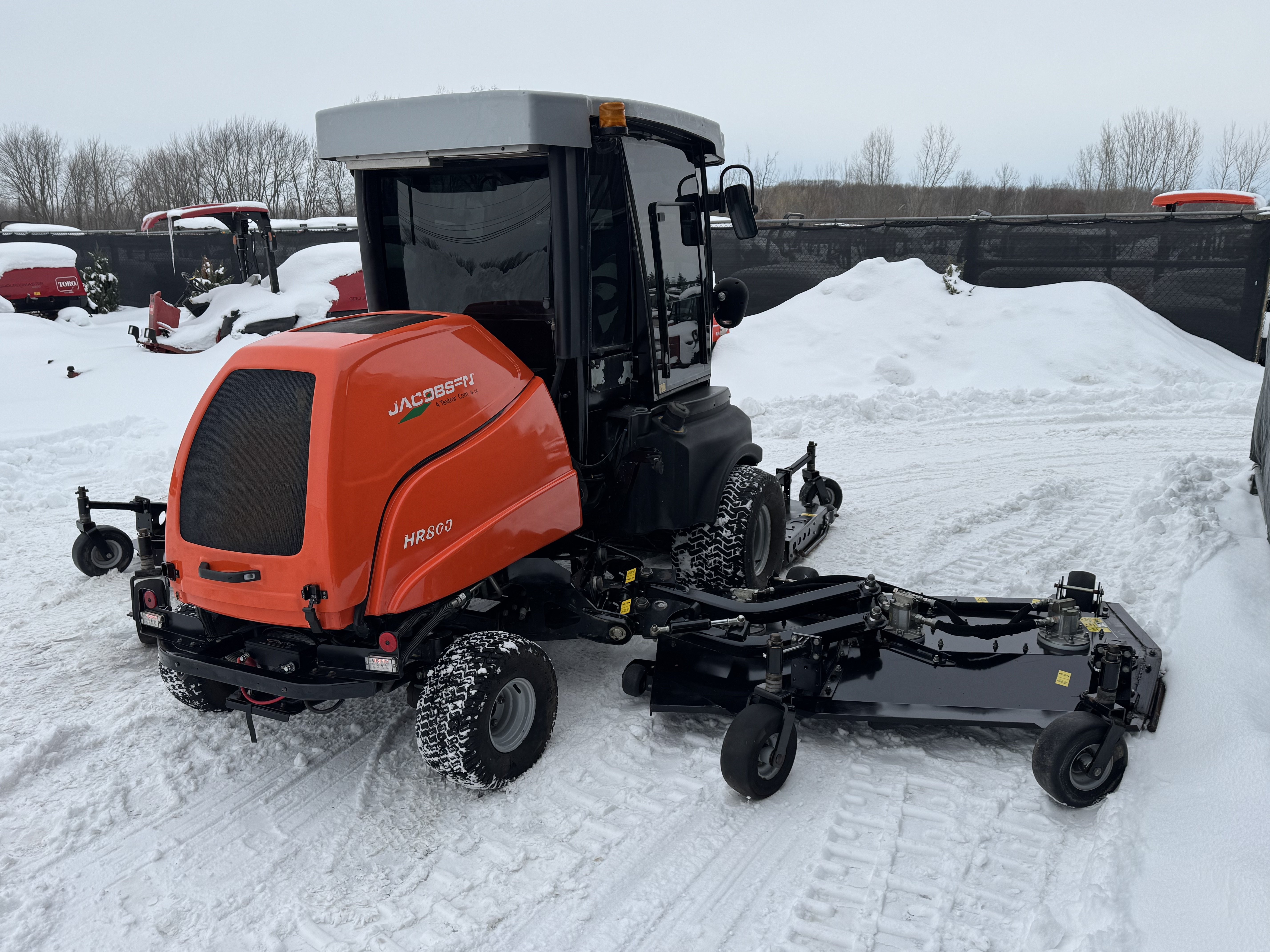 Jacobsen-HR800-Cab-Rotary-Mower-7.jpeg.9f02c906a4968acdd707be515aa236f3.jpeg