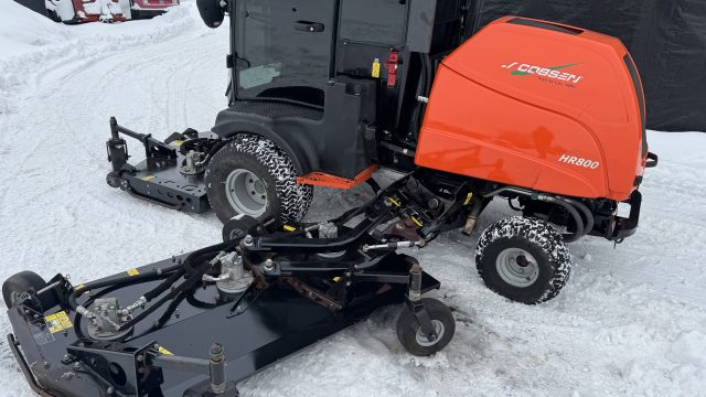 Jacobsen-HR800-Cab-Rotary-Mower-8.jpeg.74b81b5462cfefa6f6550904a76ebb44.jpeg