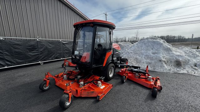 Jacobsen-HR9016-Wide-Area-Mower-4.jpg.edc3b32ce1931b06928c814c70cbe520.jpg