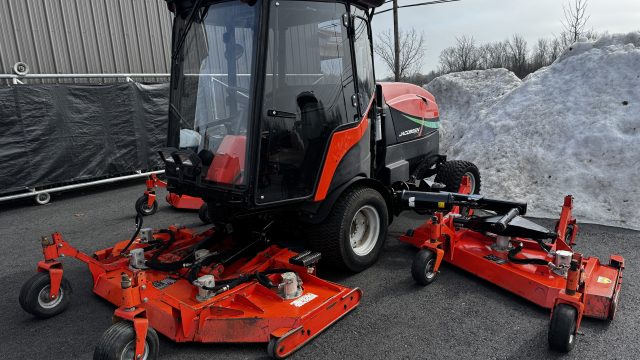 Jacobsen-HR9016-Wide-Area-Mower-6.jpg.c031aaa426b903b77db49b7bb8293781.jpg