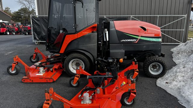 Jacobsen-HR9016-Wide-Area-Mower-7.jpg.715a5de667b7daf2759069c43fcb5eda.jpg