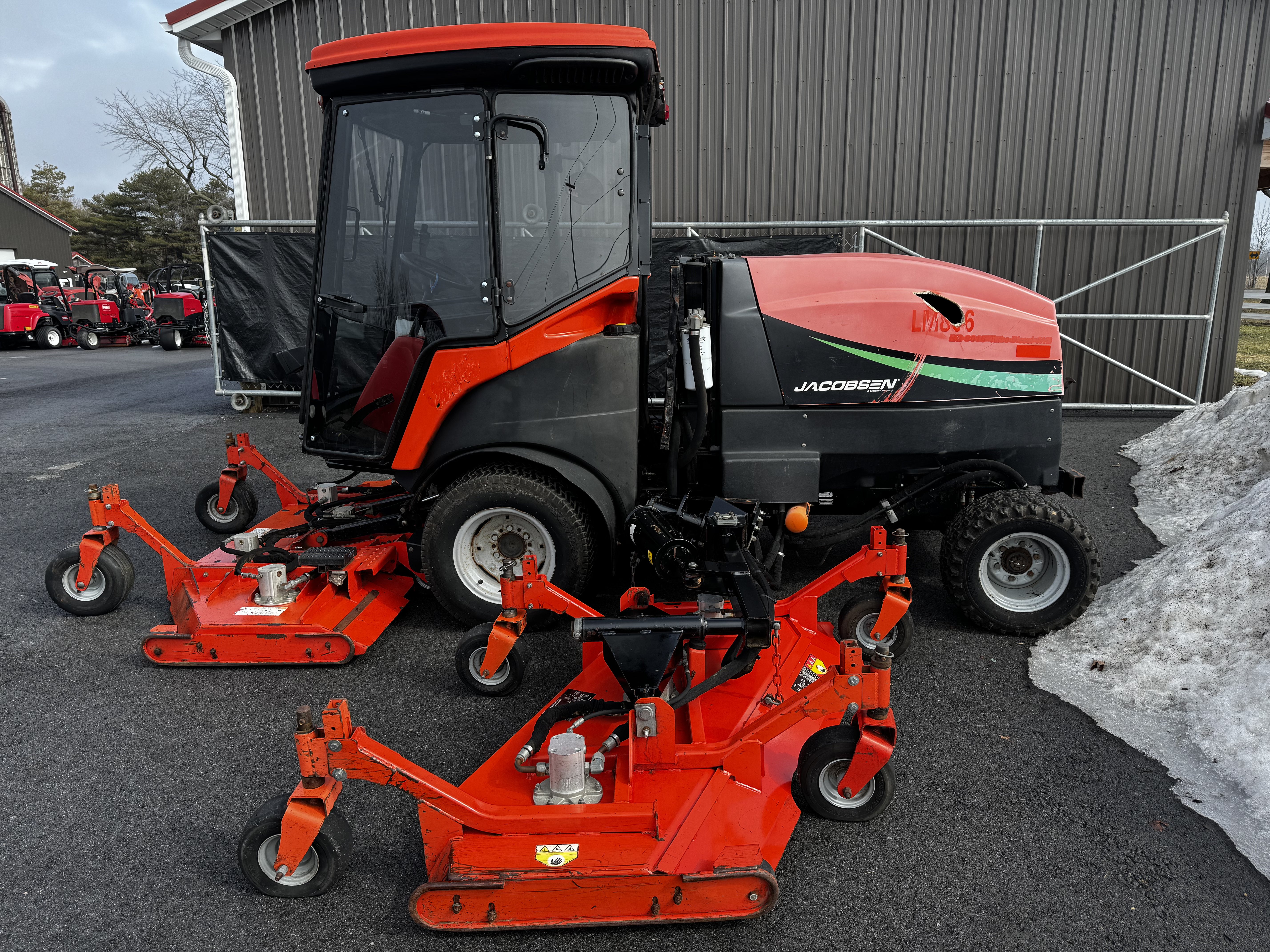Jacobsen-HR9016-Wide-Area-Mower-7.jpg.715a5de667b7daf2759069c43fcb5eda.jpg