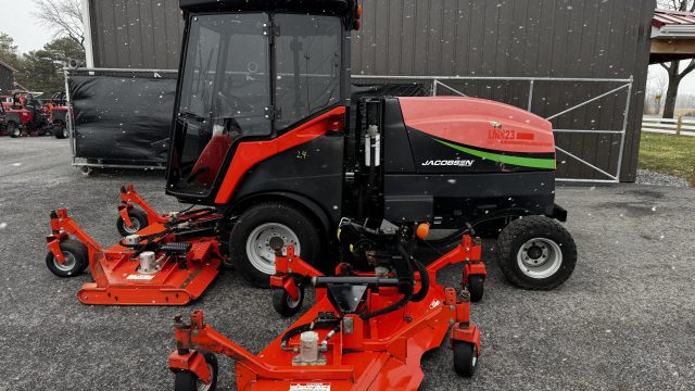 Jacobsen-HR9016-Wide-Area-Mower-7.jpg.acca7a1f778d0e64b4f22ebb1dd522a1.jpg
