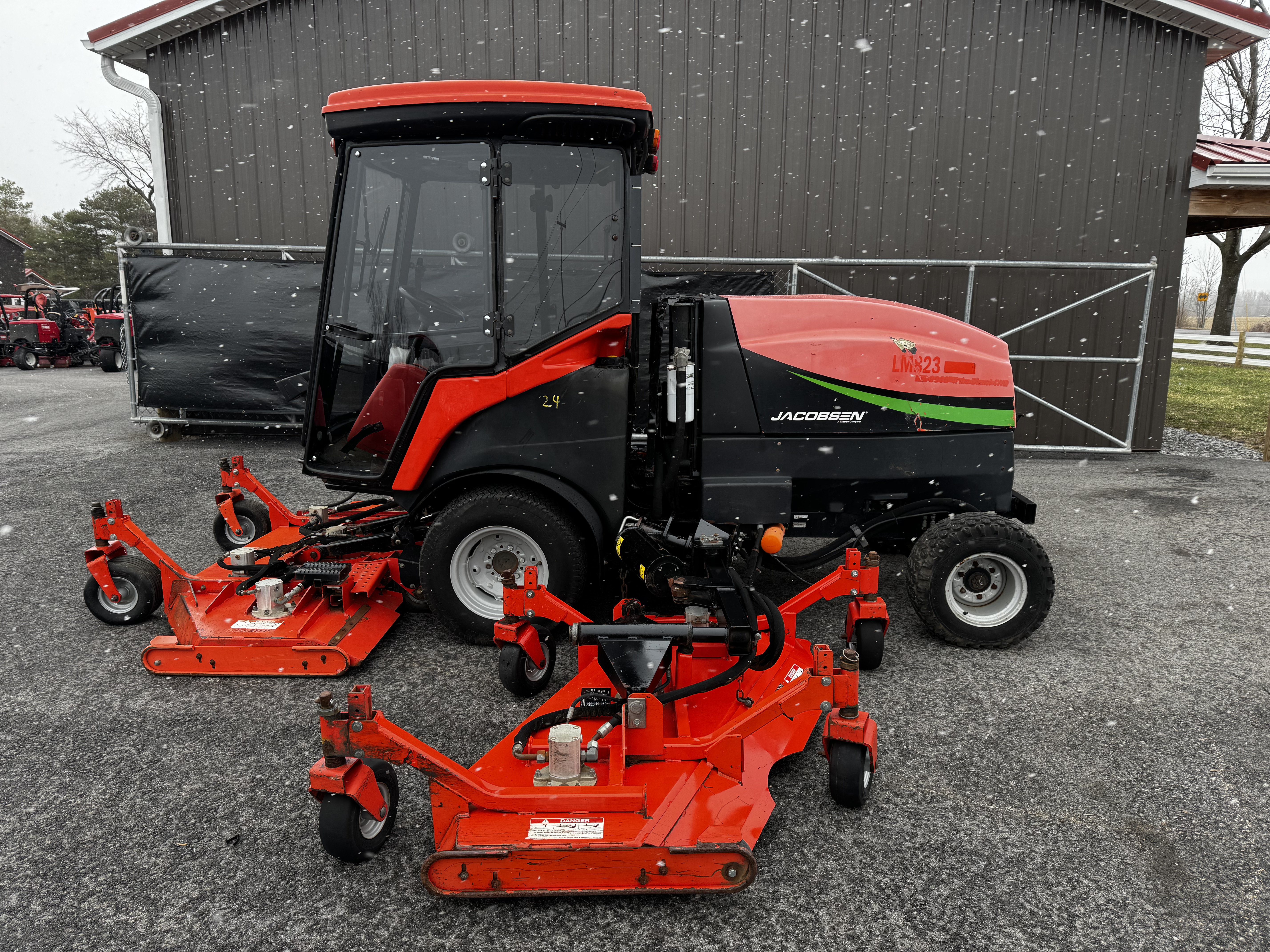Jacobsen-HR9016-Wide-Area-Mower-7.jpg.acca7a1f778d0e64b4f22ebb1dd522a1.jpg