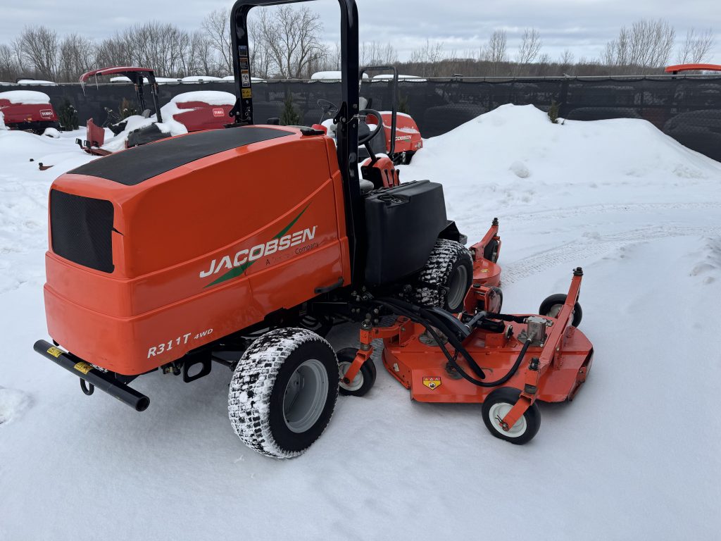 Jacobsen-R311-Rotary-Mower-2.jpeg.4446b51c0bb4f2dcb161ad5981b90b0d.jpeg